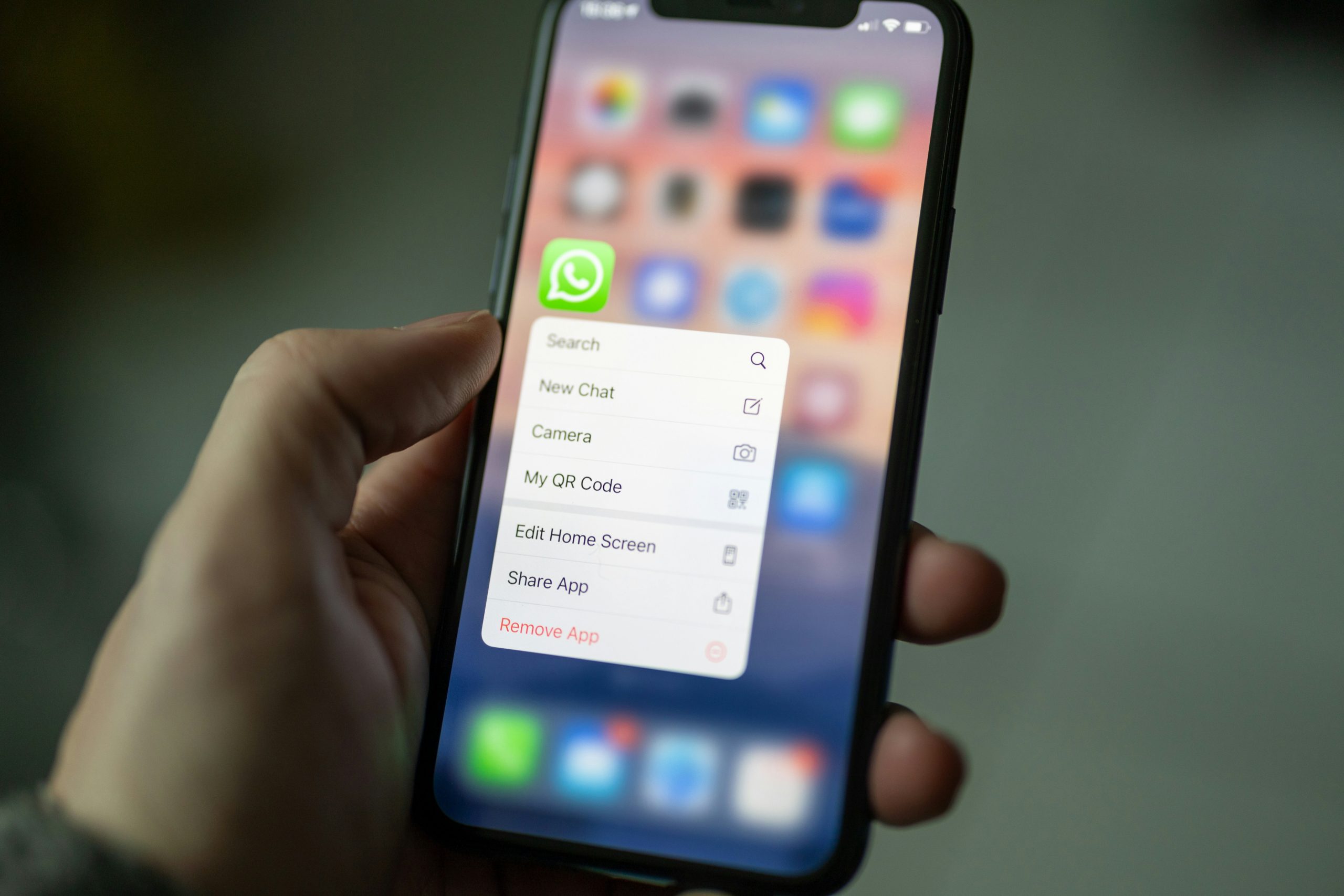WhatsApp Stops iOS Screenshots: Is Your Profile Picture Safe?